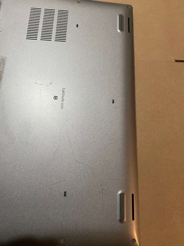 Dell Latitude 5520 15.6` FHD  / Intel i7-1165G7 / 16GB RAM / 512GB SSD/WINDOWS 11 PRO  64-BIT OS